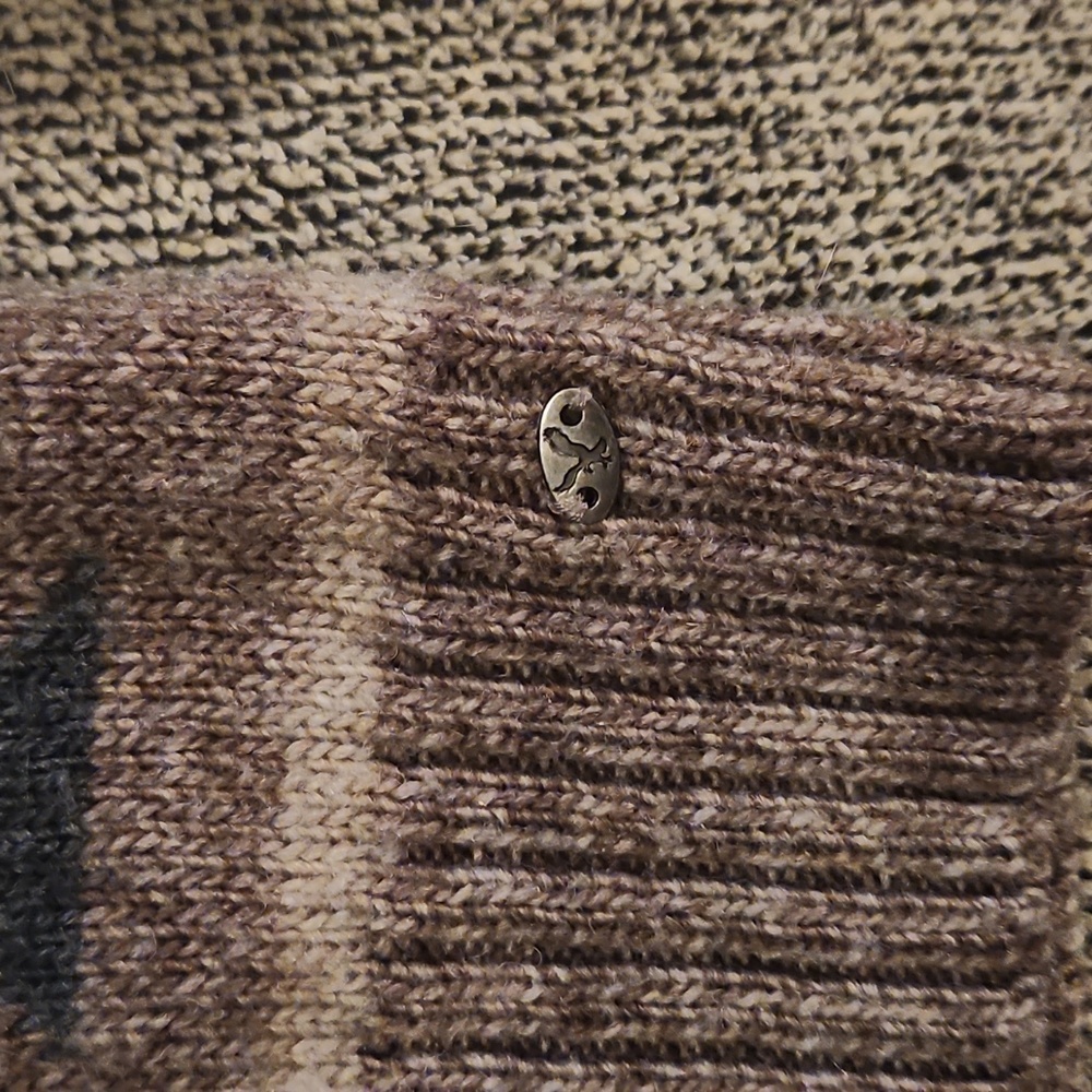 Sweater - Picture 3 of 3